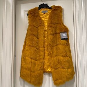 MARC NY Andrew Marc Faux Fur Golden Color Vest NWT